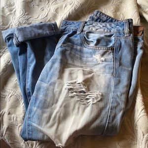 AEO Cropped distressed boyfriend jeans